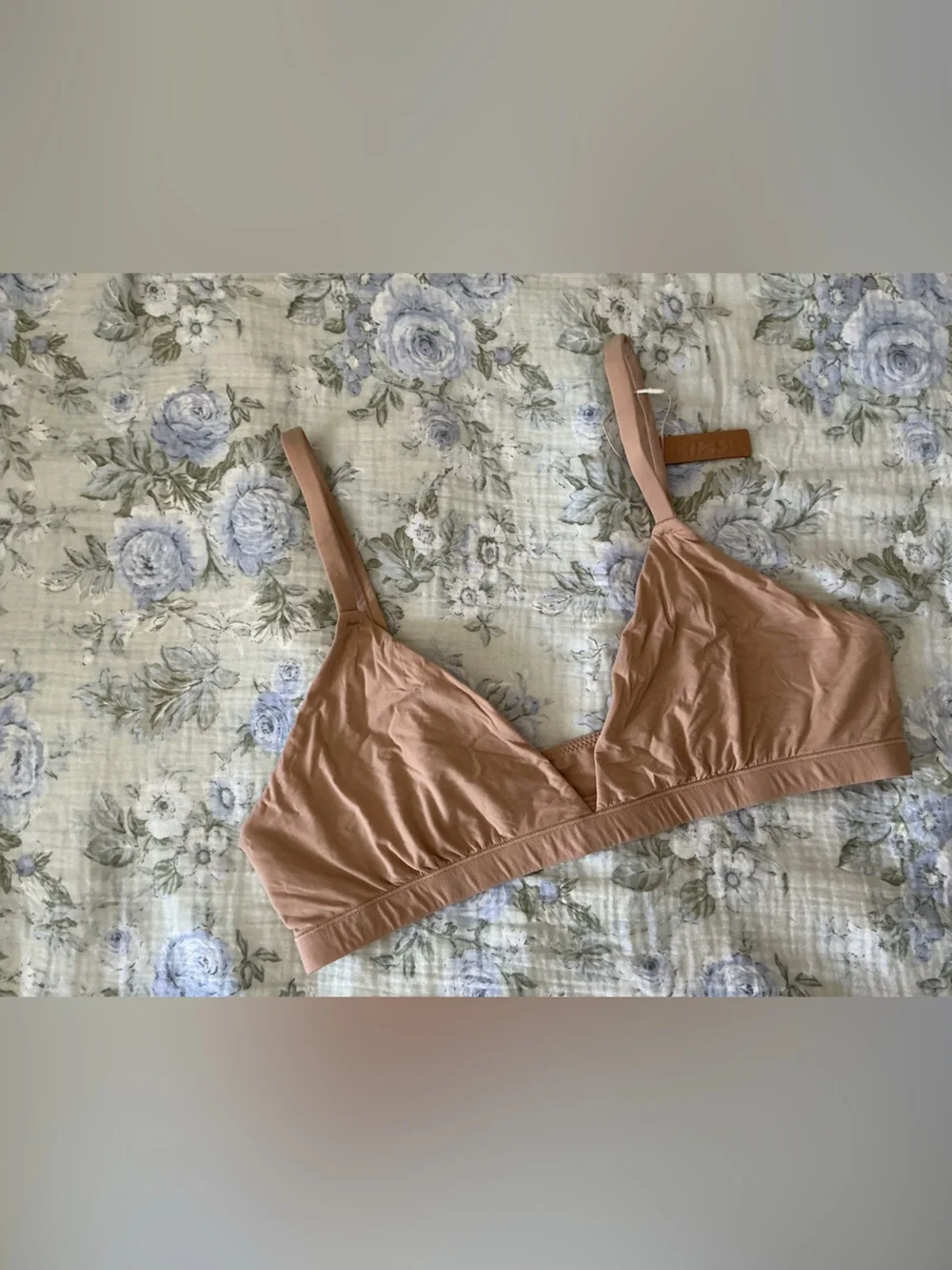 Nude/Tan  SKIMS Naked  Bra Size XL - Picture 3 of 3